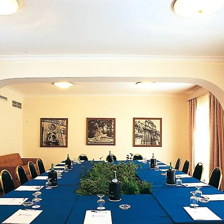 Santa Tecla Palace فندق أتشيريالي