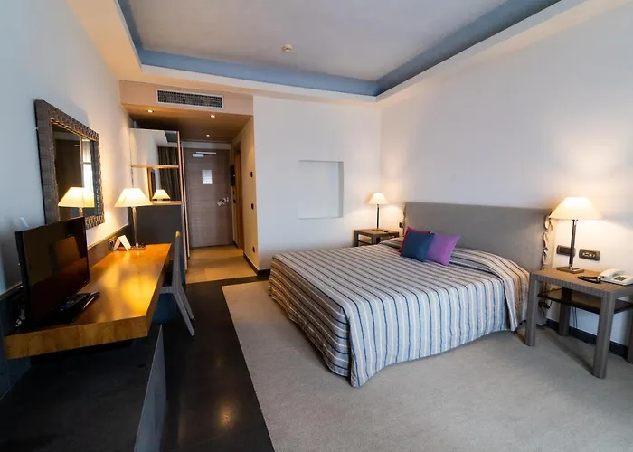 圣特克拉皇宫酒店 4*