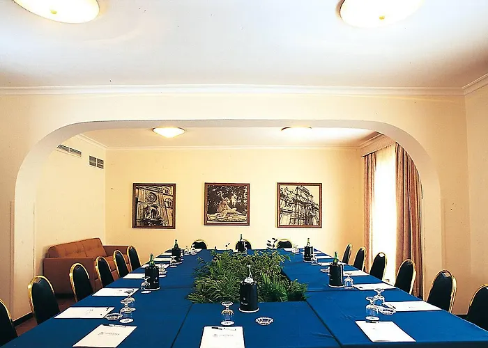 圣特克拉皇宫酒店 酒店 阿奇雷亚莱