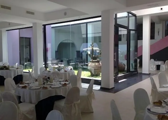 圣特克拉皇宫酒店 酒店 阿奇雷亚莱