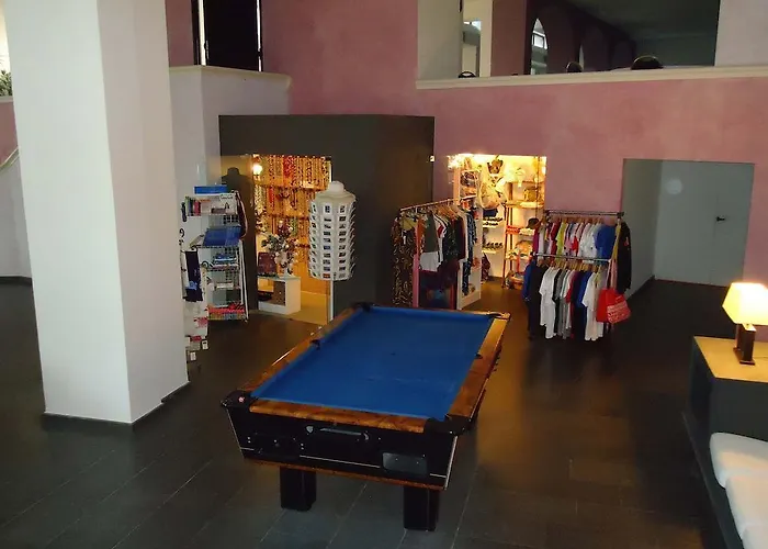 圣特克拉皇宫酒店 4* 阿奇雷亚莱